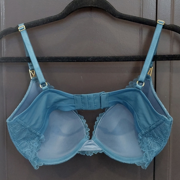 Victoria Secret Bra - Picture 2 of 5